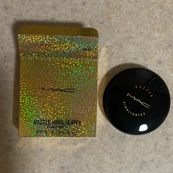MAC Dazzle Highlighter Dazzlered - Picture 5 of 10